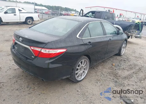 2015 Toyota Camry Se z USA, uszkodzony, nr VIN 4T1BF1FK4FU015636